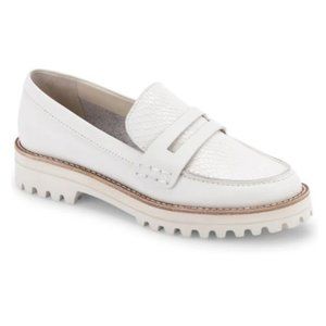 Dolce Vita Cream Leather Loafers - Women's Size 9.  Excellent, like-new